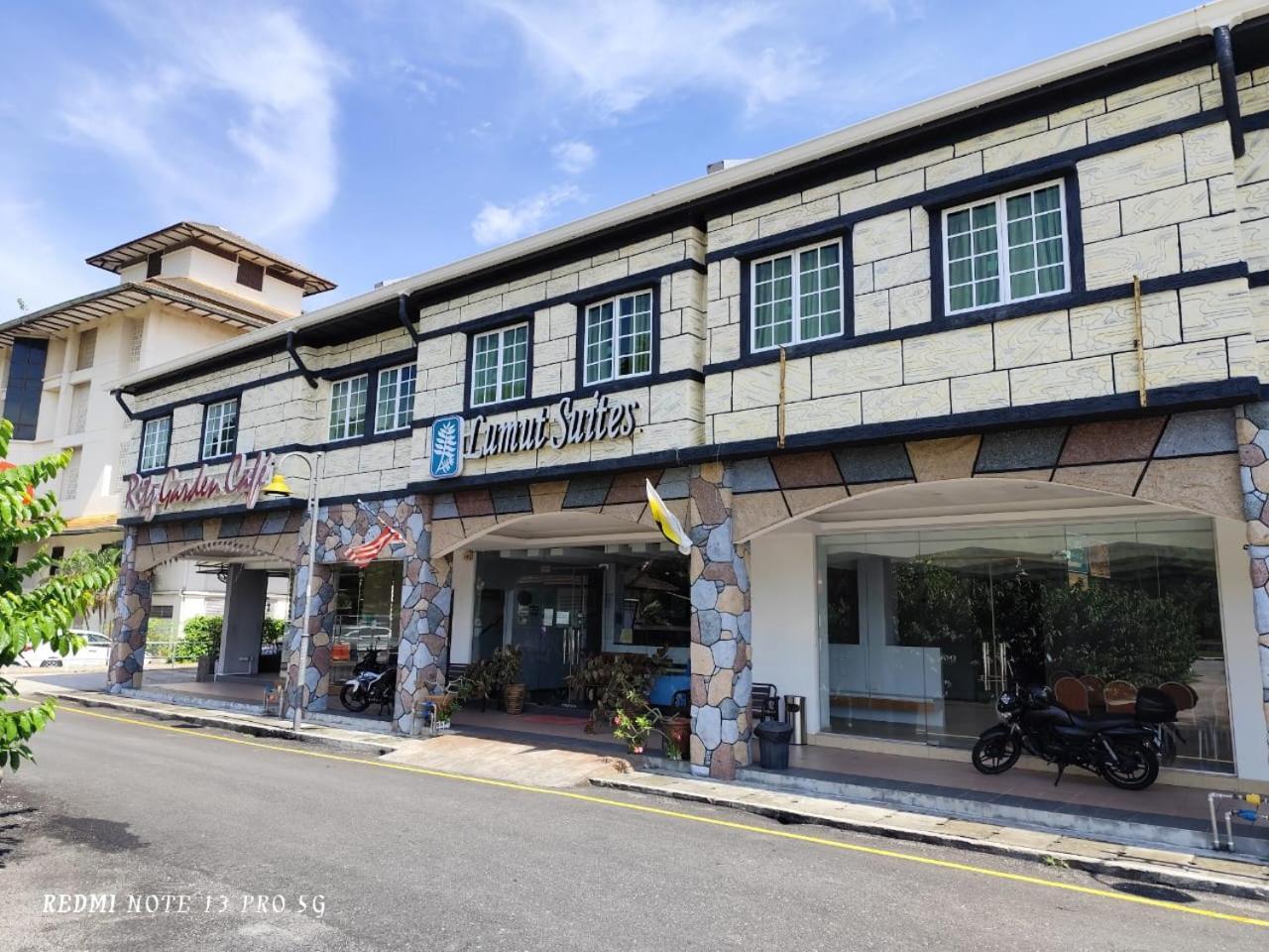 Lumut Suites Extérieur photo