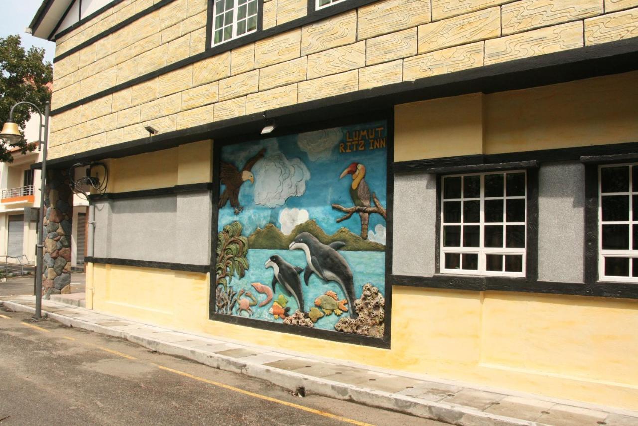 Lumut Suites Extérieur photo