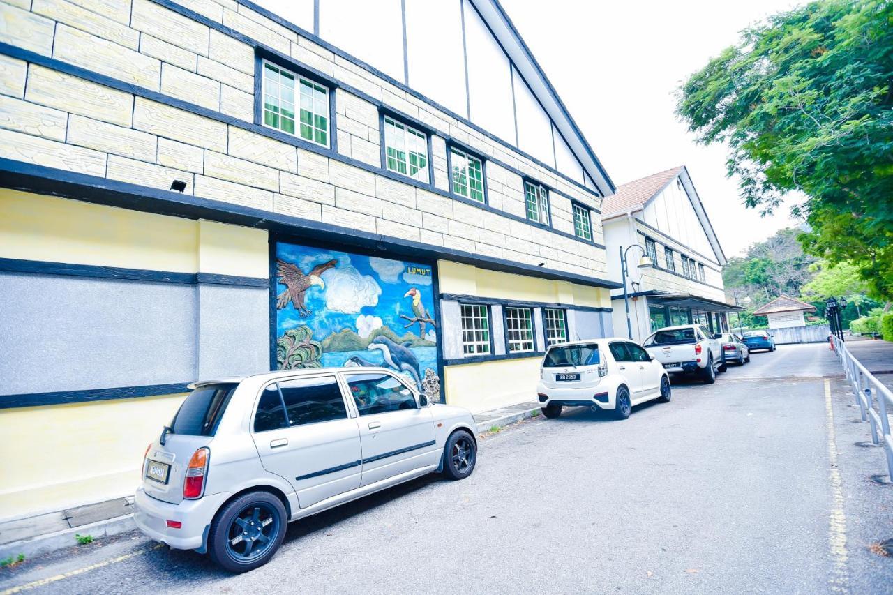 Lumut Suites Extérieur photo