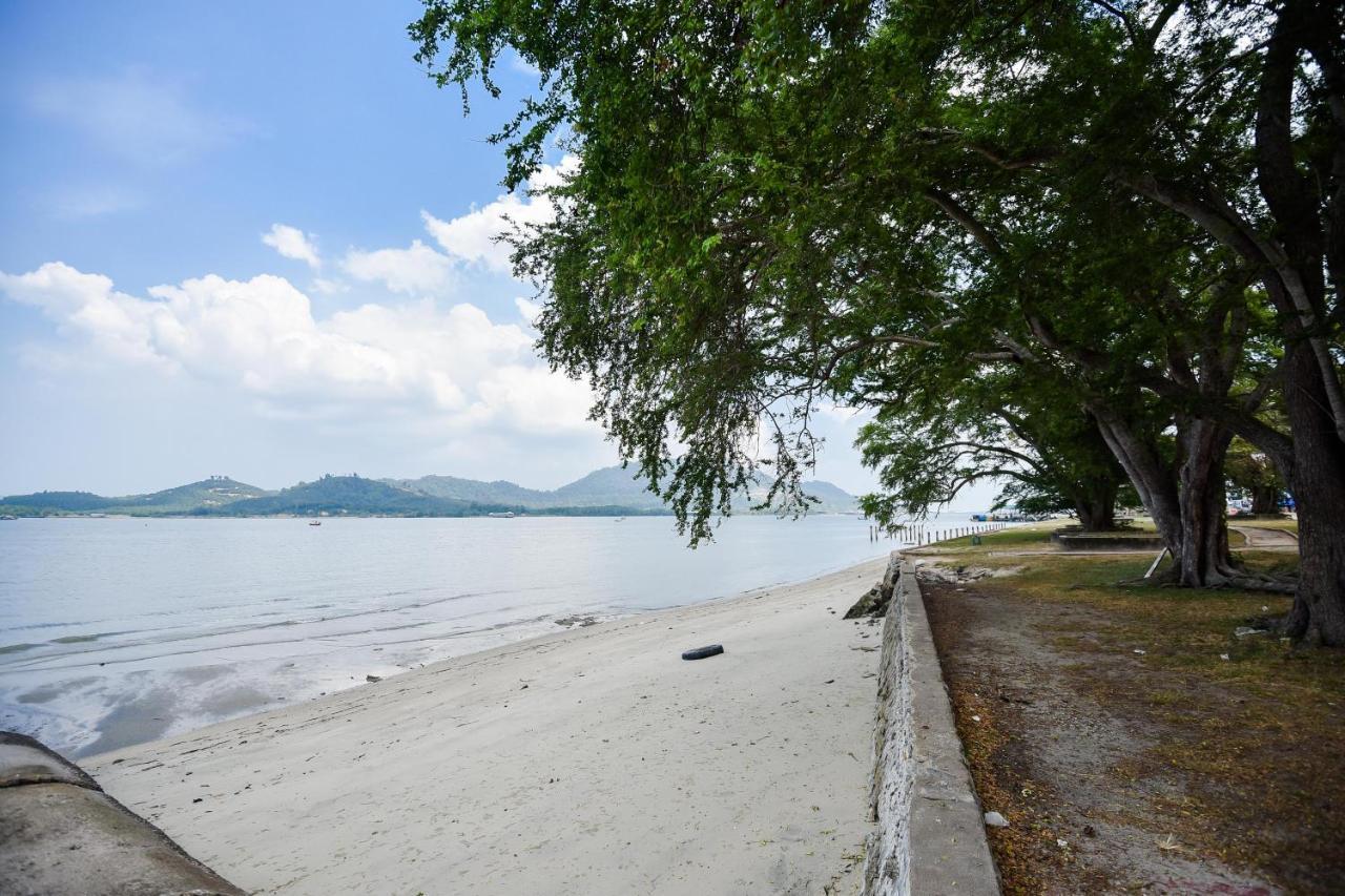Lumut Suites Extérieur photo