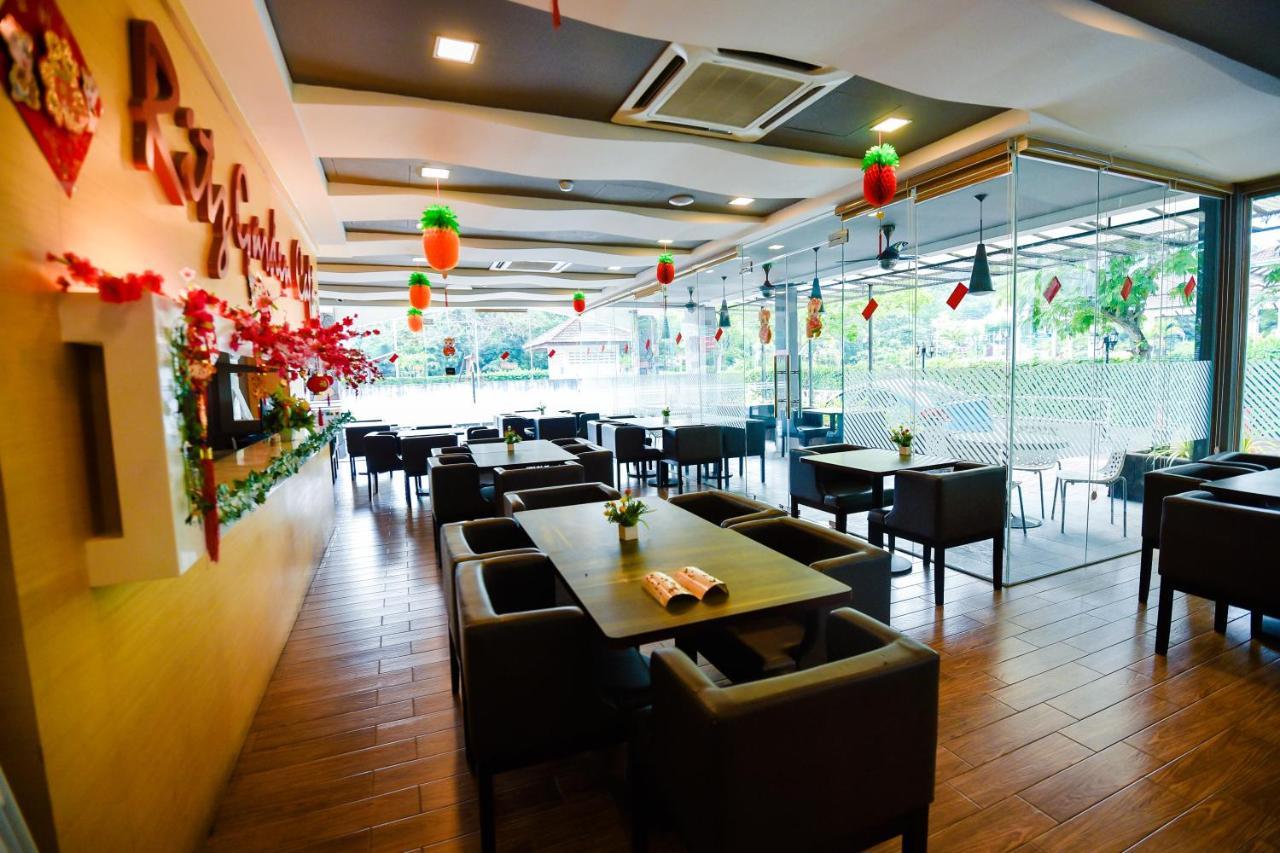 Lumut Suites Extérieur photo